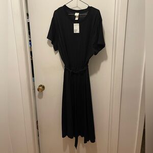 H&M black dress. Woman’s black casual dress. NWT